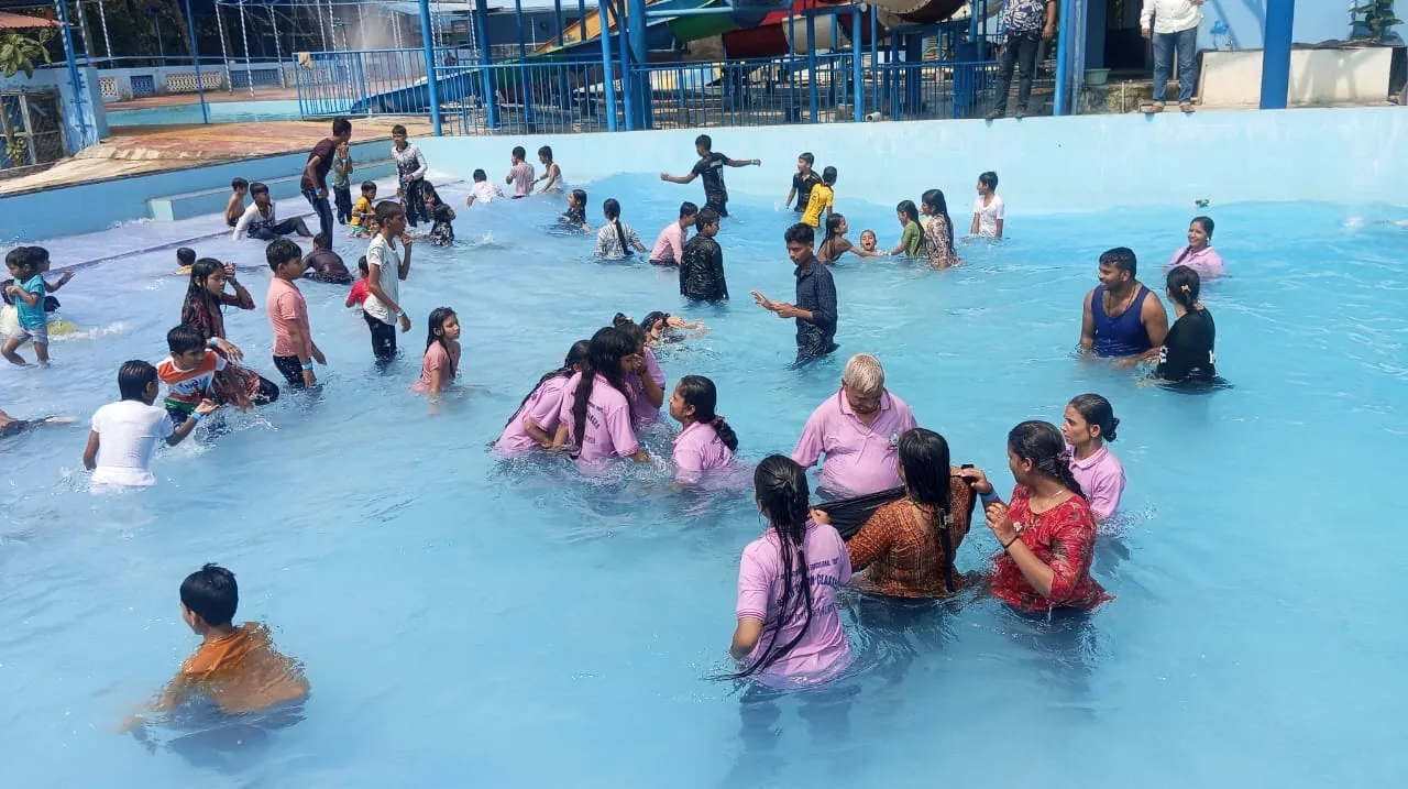 Wave Pool Fun Group